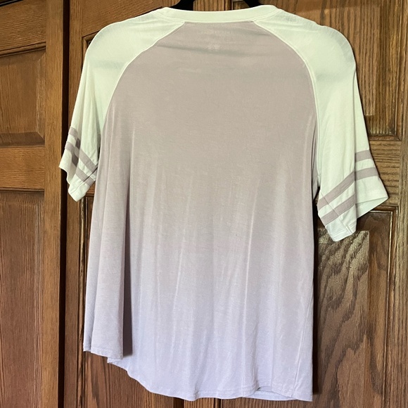 American Eagle purple and white extra small t-shirt - Picture 3 of 4